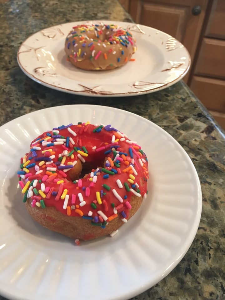 photo of Donut Panic Vegan Sprinkled Donut shared by @siobhan88 on  01 Apr 2020 - review