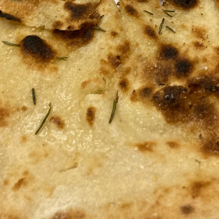 photo of Pizza Youth Vegan Focaccia shared by @deboranetto on  19 Jun 2022 - review
