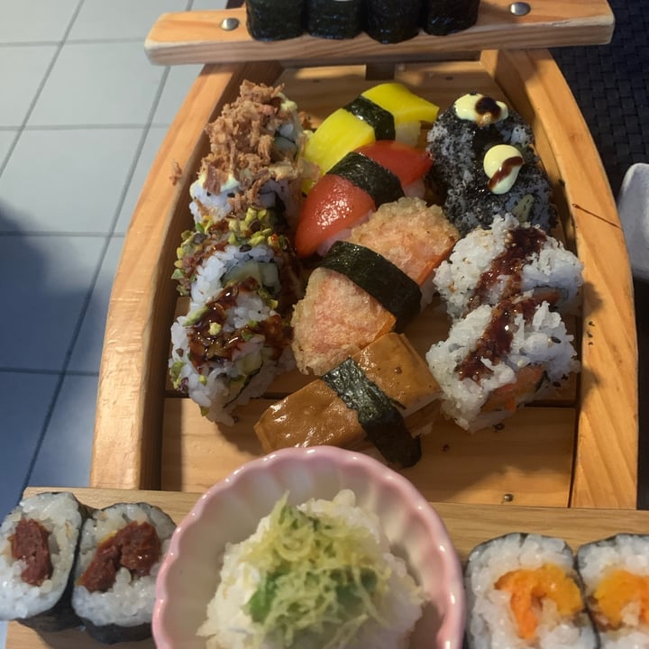 review photo of Asian Fusion Restaurant Vegan sushi shared by @aripiu on 27 Apr 2022 - review