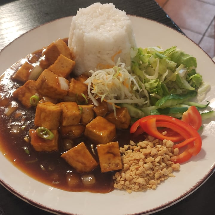 review photo of Linh's Vegan Corner Buffalo Tofu shared by @tastyveg on 10 Aug 2022 - review