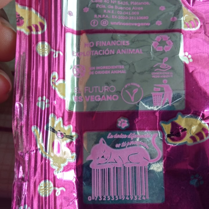 photo of Un Rincón Vegano Especismo Alfajor Relleno de Pasta de Maní con Baño de Repostería Negro shared by @mikamaiden on  10 Apr 2021 - review