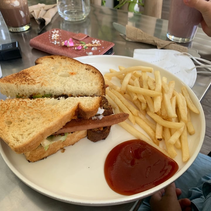 photo of YOYU Club Sandwich shared by @apaulapimentel on  31 Jul 2022 - review