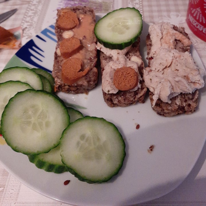 photo of Alnatura Veganer Snack - nach Salami Art shared by @domcsiwill on  06 Jan 2021 - review