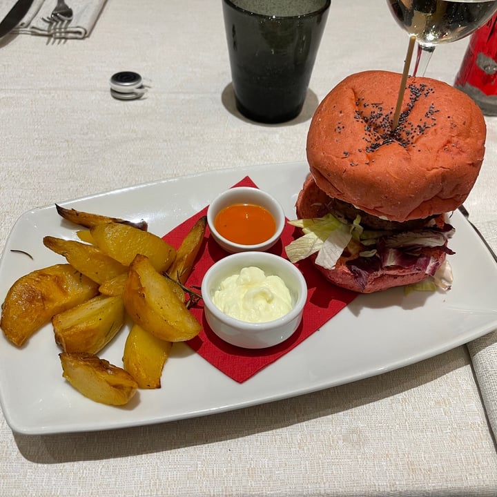 review photo of Amaranto Ristorante BEYOND burger shared by @vveenas on 26 Sep 2021 - review