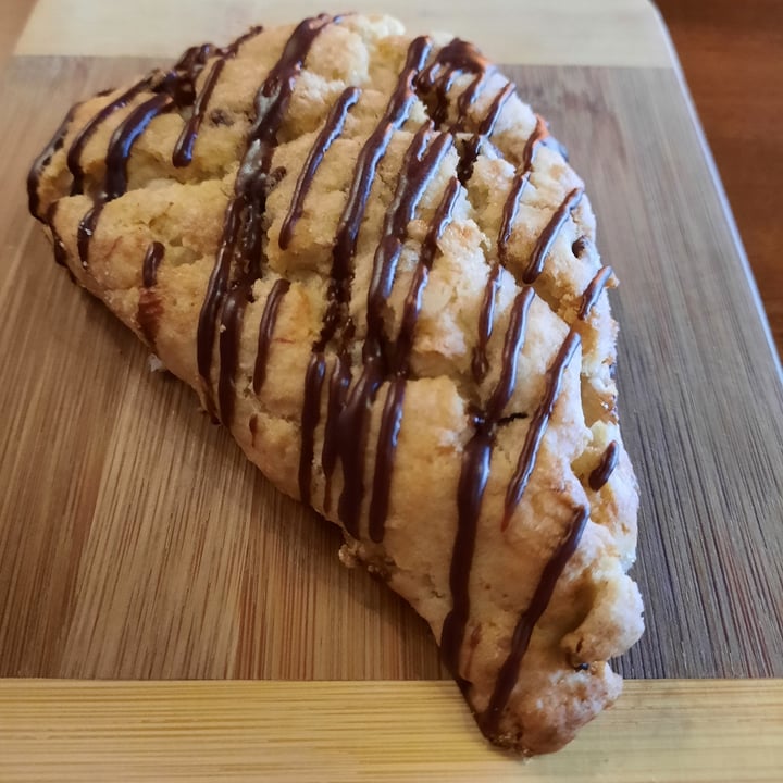 review photo of Wisdom Vegan Bakery GF Chocolate Scone shared by @d0ubledog5 on 27 May 2022 - review
