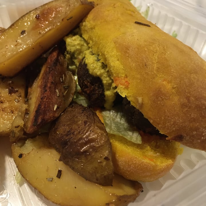 photo of Artemisia Sandwich vegano shared by @lauchis on  20 Aug 2021 - review