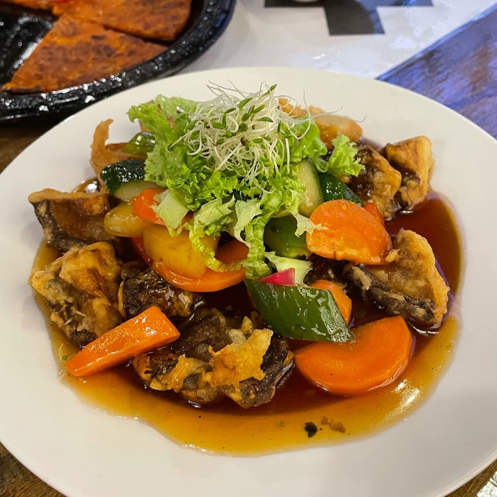 review photo of Daehwa Vegetarian Tangsuyuk 탕수육 shared by @kimjongquiche on 10 Oct 2021 - review