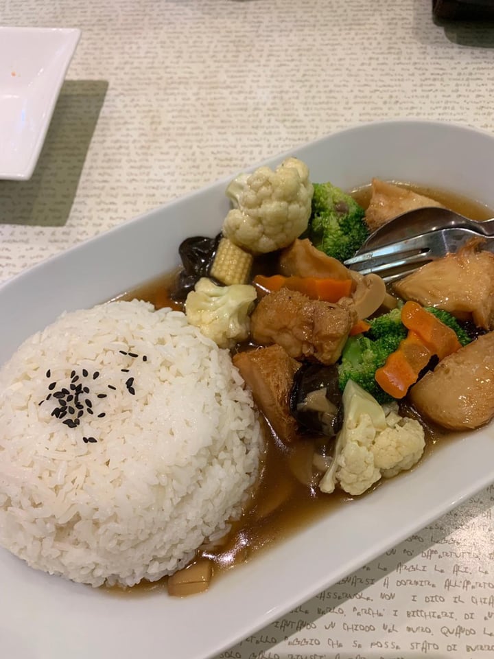 review photo of Vegetarian Express Cafe Monkey Head Mushroom Rice shared by @ivanyeowq on 18 May 2019 - review