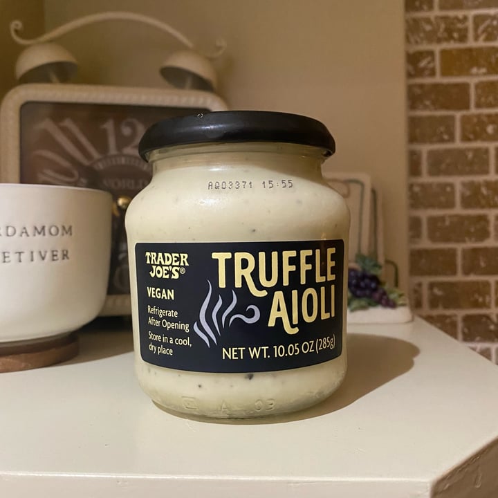 photo of Trader Joe's truffle aioli shared by @yarilovezzucchini on  25 Sep 2022 - review