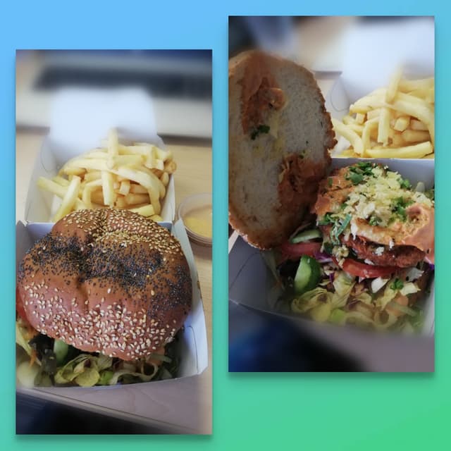 菜肴“Crispy chickn burger”的照片