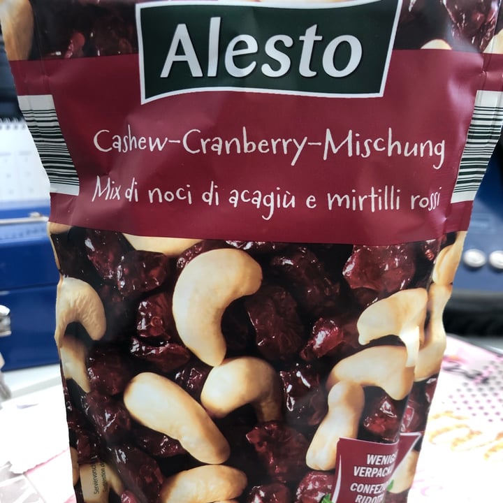 photo of Alesto Mix di noci di acagiú  e mirtilli rossi shared by @chiara1984 on  08 Feb 2022 - review