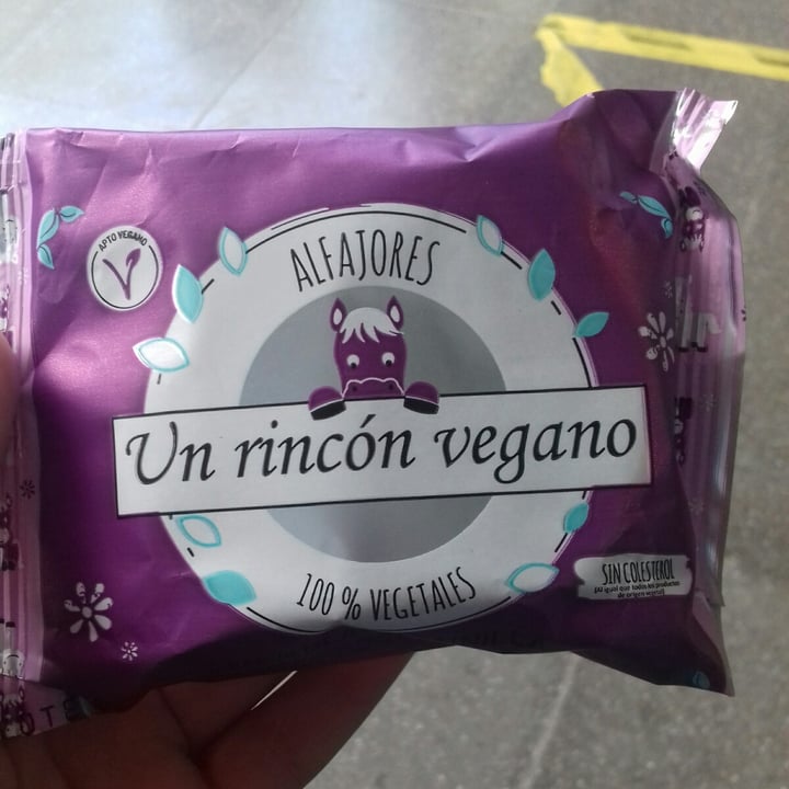 photo of Un Rincón Vegano Alfajor Black Vainilla shared by @pr1x on  10 Nov 2021 - review