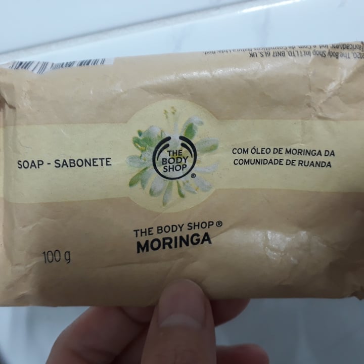 photo of The Body Shop Sabonete com Óleo de Moringa shared by @karinkawasaki on  01 Jun 2022 - review