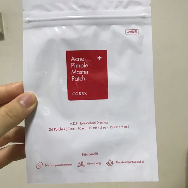 photo of Cosrx Acne pimple master patch shared by @opheeeliaaa on  27 Jun 2020 - review