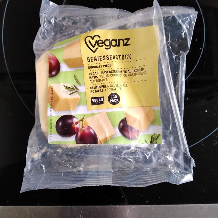 photo of Veganz Genießerstück shared by @emidegroote on  16 Aug 2021 - review