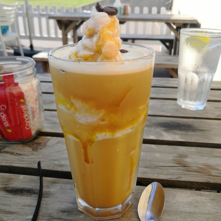 photo of Surf Riders Cafe Vegan Iced Coffee shared by @tashlalloo on  20 Dec 2020 - review
