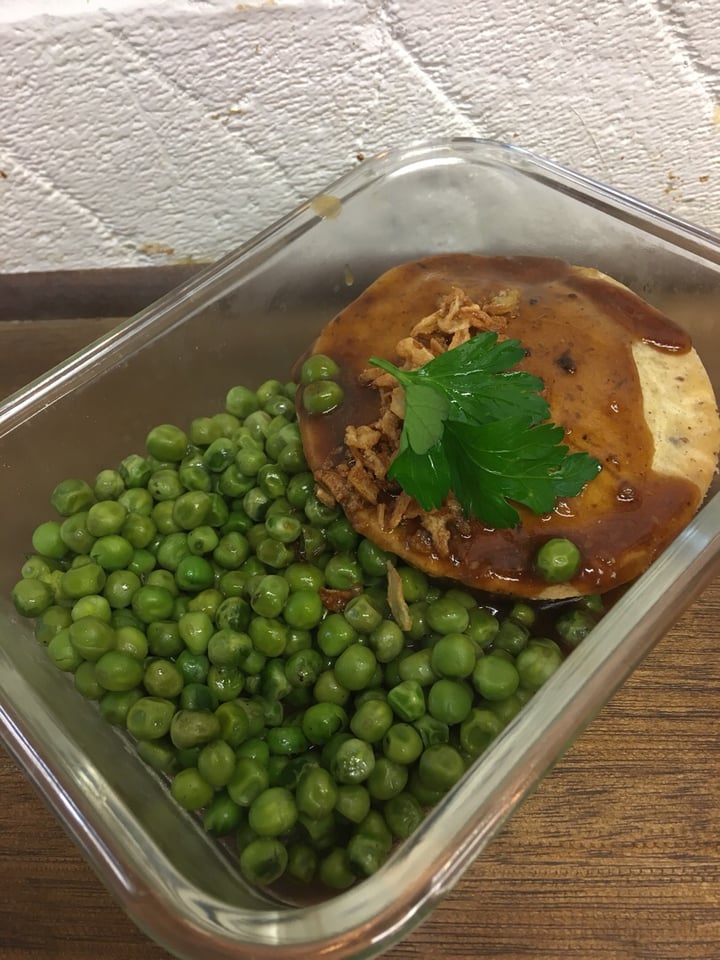 photo of Young Vegans Pie Shop Aussie shared by @rainyplante on  05 Dec 2019 - review