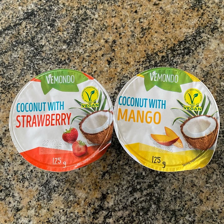 photo of Vemondo Bio coconut with strawberry shared by @armindanovo on  29 Sep 2022 - review