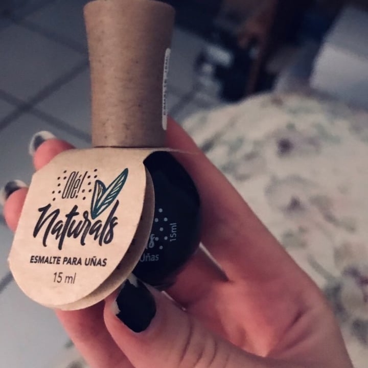 review photo of Olé! Naturals Esmalte Para Uñas shared by @emmacarstairs on 01 Feb 2022 - review
