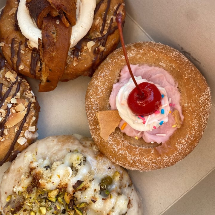photo of Grumpy & Runt Doughnuts shared by @kriscallyhenry on  22 Jul 2021 - review