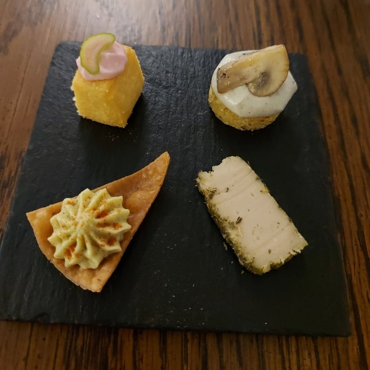 review photo of Officina Verde - Ristorante e Bottega Vegana Antipasto shared by @maviii99 on 09 Apr 2022 - review
