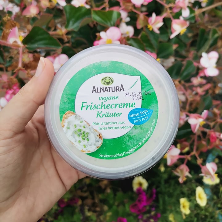 photo of Alnatura Vegane Frischecreme Kräuter shared by @sophiaschelhase on  26 Sep 2021 - review