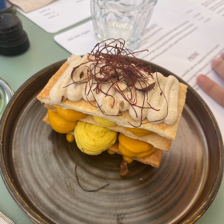 photo of Romeow Cat Bistrot Millefoglie Salato Con Crema Di Zucca Al Porro, Tofu Fermentato, Patate Allo Zafferano E Nocciole Sabbiate shared by @saragalde on  20 Sep 2022 - review