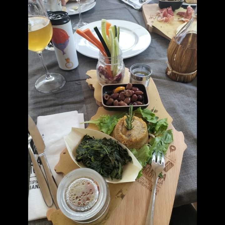 photo of Osteria La Fisarmonica trattoria tipica marchigiana (& panini per ora!) Antipasto vegano shared by @ileniaia on  16 Jun 2022 - review