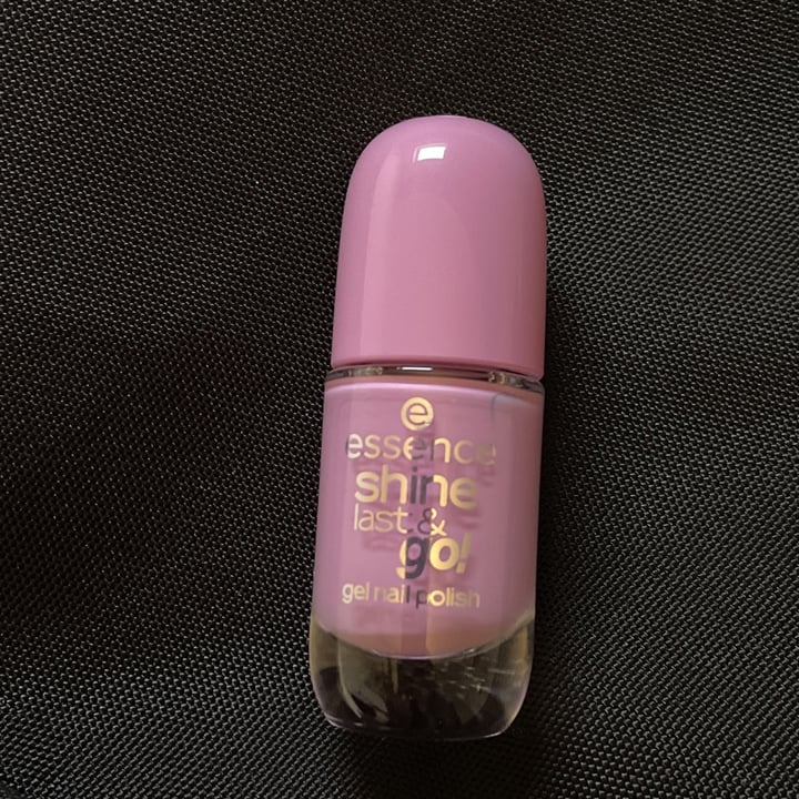 review photo of Essence Shine Last & Go! Gel Nail Polish shared by @laletiz on 13 Apr 2022 - review