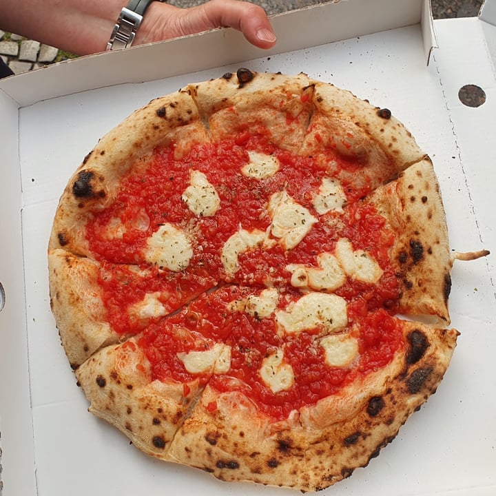 photo of La Stella Nera Pizza Marinara shared by @martini on  05 Aug 2021 - review