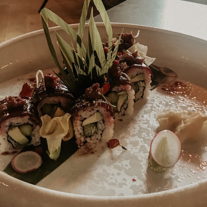 photo of SUKI Restaurant Red Vegetarian - Roll shared by @juliafavaro on  21 Jul 2022 - review