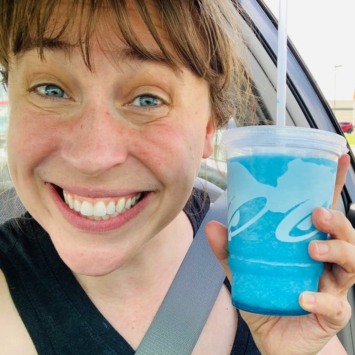 photo of Taco Bell Blue Raspberry Freeze shared by @allhess on  15 May 2021 - review