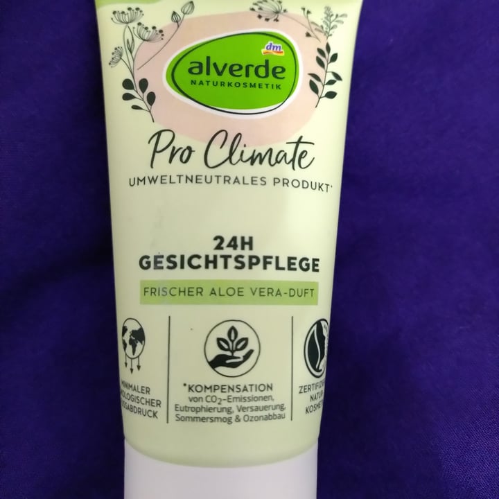 photo of Alverde Naturkosmetik Pro Climate 24h gesichtsplefge shared by @walkabout-veg on  07 Mar 2022 - review
