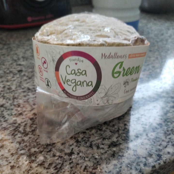 review photo of Casa Vegana Medallones Geen Moon Con Porotos Mung Y Brocoli shared by @romibaranda on 12 Mar 2022 - review