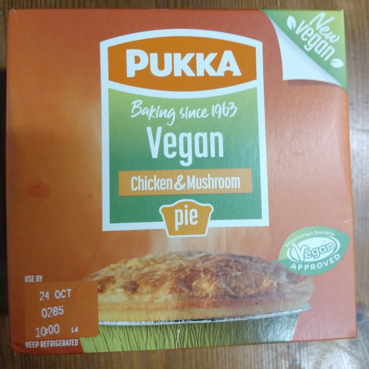 photo of Pukka Pies Chicken & Mushroom Pie shared by @carmarthensally on  01 Nov 2020 - review