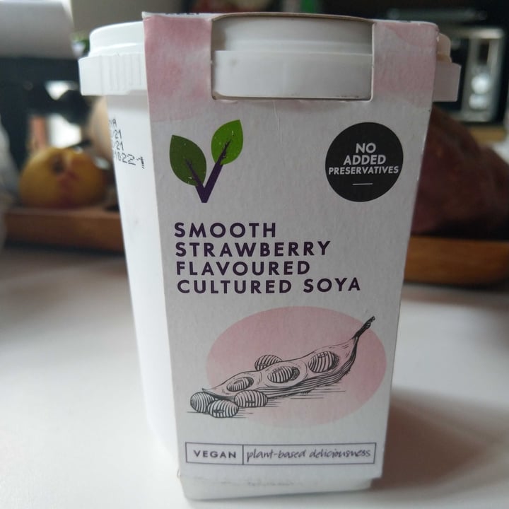 photo of Woolworths Smooth strawberry flavoured caltured soya shared by @jeanine3 on  23 Feb 2021 - review