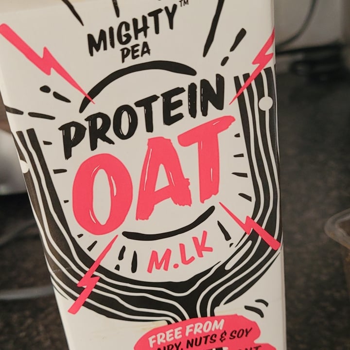 photo of Mighty Pea Mighty Pea Oat Mlk shared by @juliianadiniz on  25 Aug 2021 - review