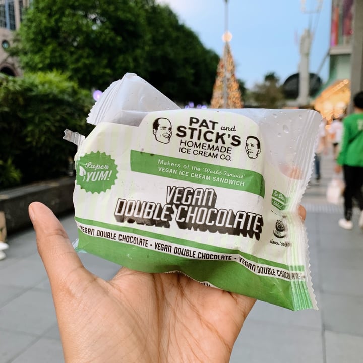 review photo of The Pat and Stick Homemade Co. Vegan Double Chocolate Ice Cream Sandwich shared by @lilykhin on 05 Jan 2021 - review