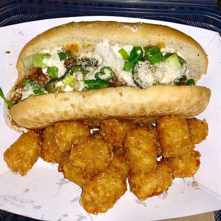 photo of Curia On The Drag Vegan Hot Dog and Tater tots shared by @manuelaw on  24 Jul 2022 - review