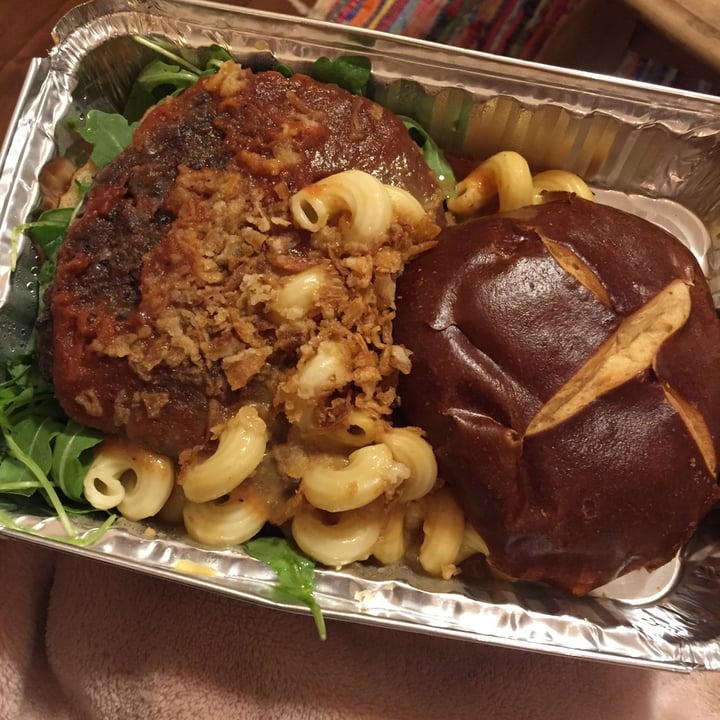 review photo of 21 Oak Mac Attack Burger shared by @awinter141 on 12 Nov 2021 - review