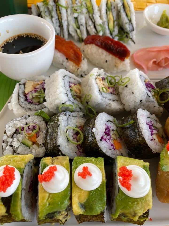 photo of Asher's Corner Cafe @ Ashers Farm Sanctuary Vegan Sushi shared by @rweinzheimer on  27 Oct 2019 - review