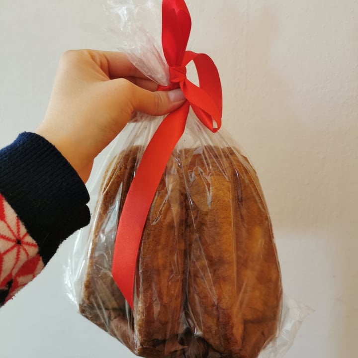 photo of DOLCE RUBINO Pandoro shared by @auroravegan on  16 Dec 2021 - review