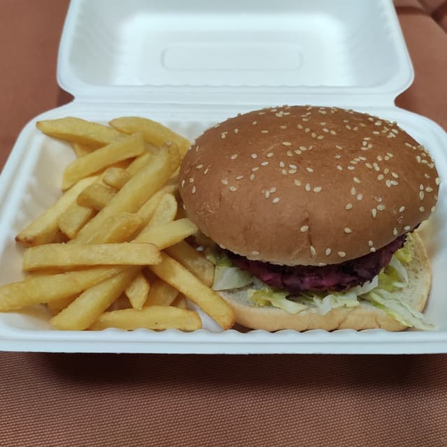 Photo of the dish “Burger Con Patatine”