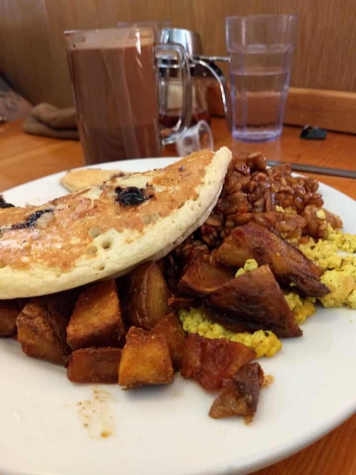 photo of Vertical Diner Avalanche shared by @veganthatvegans on  16 Nov 2018 - review