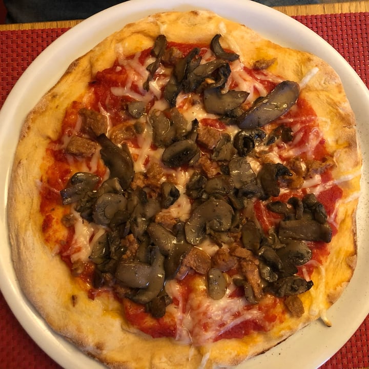 photo of Sopra la panca pizza boscaiola trentina shared by @michele-p on  04 Oct 2022 - review