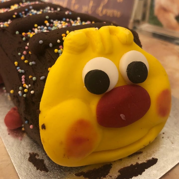 photo of Just Love Food Company Archie the caterpillar cake shared by @veggierob on  30 Nov 2021 - review