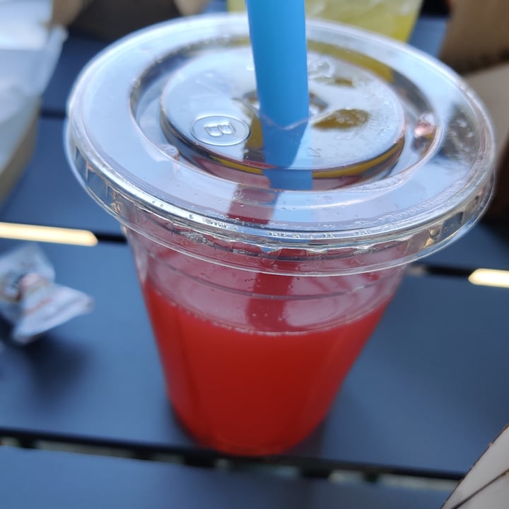 photo of Shake Shack Strawberry Salted Lemonade shared by @lofiamri on  28 Jun 2021 - review