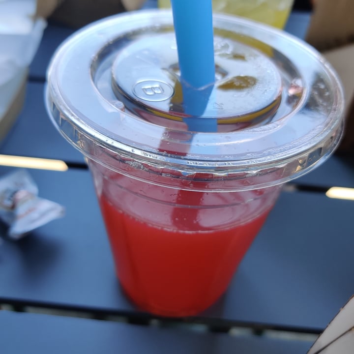 review photo of Shake Shack Strawberry Salted Lemonade shared by @lofiamri on 28 Jun 2021 - review