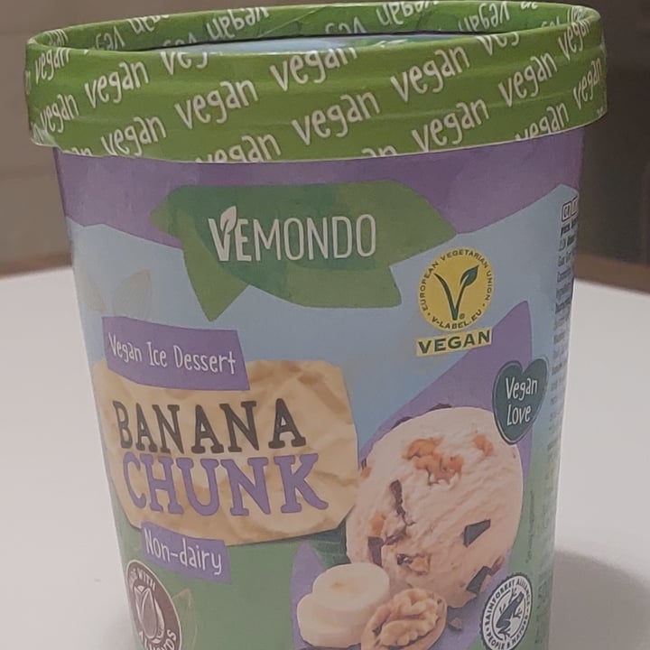 photo of Vemondo  Banana Chunk Ice Cream shared by @broccoloblu on  26 Sep 2022 - review