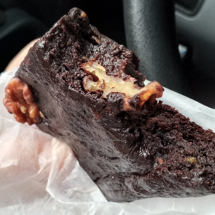 photo of Let it V - Vegan Sushi Brownie Humedo De Avocado Y Nueces shared by @rominacon on  11 Apr 2021 - review